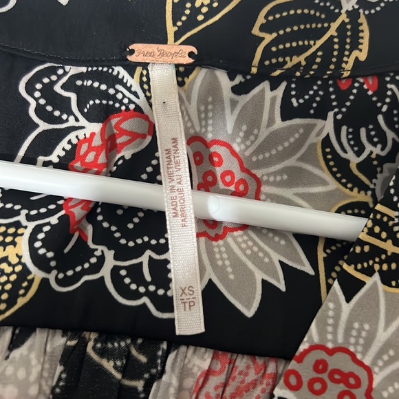 Free People Run Free Tunic Top - Picture 3 of 4